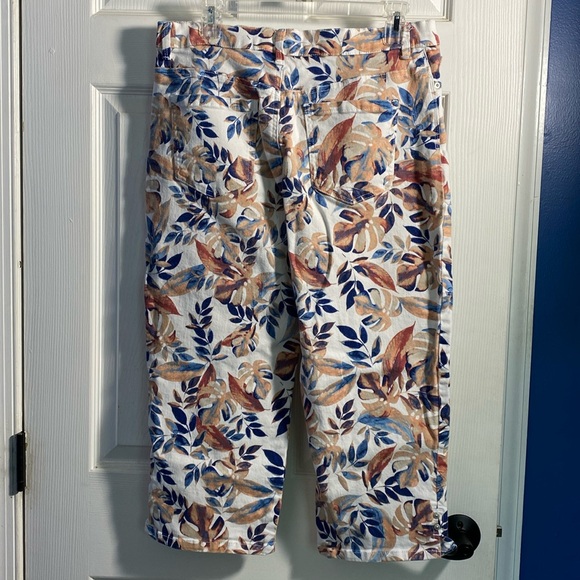 Gloria Vanderbilt Amanda Capri, Size 12 - Picture 2 of 11